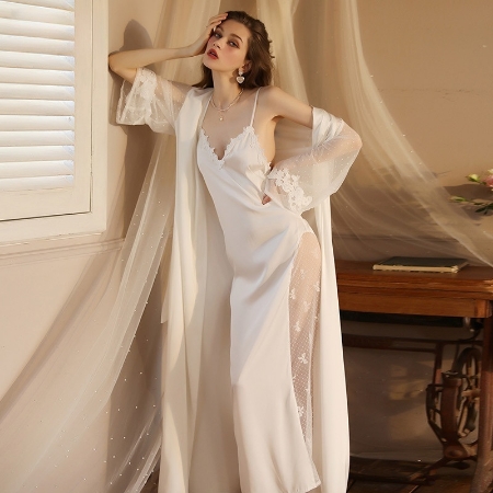 https://autpet.com/images/thumbs/0000499_lace-trimmed-silk-robe-chemise-set_450.jpeg